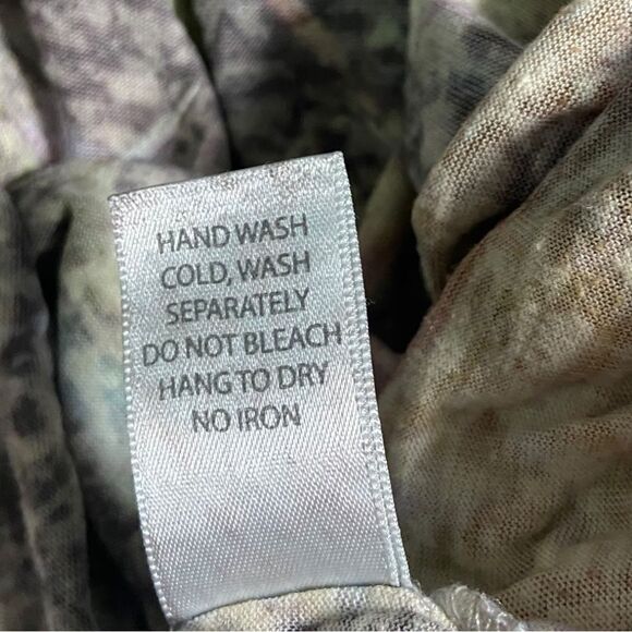 Avenue Butterfly Rhinestone Tee Plus Size 18/20 - Picture 11 of 13